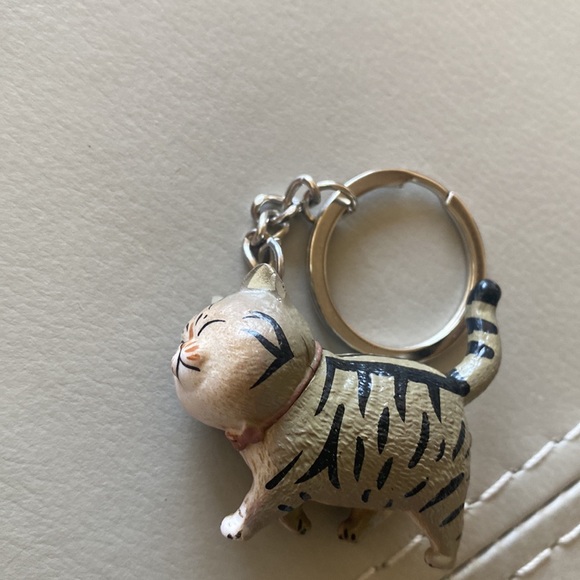 New Tabby Cat keychain with keyring and lobster clasp - Picture 6 of 6